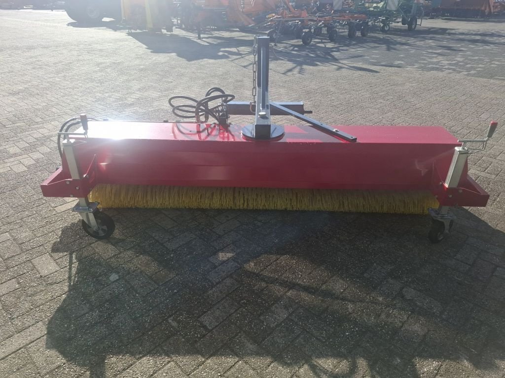 Kehrmaschine des Typs Sonstige Euro V 2501 SKM, Gebrauchtmaschine in MARIENHEEM (Bild 5)