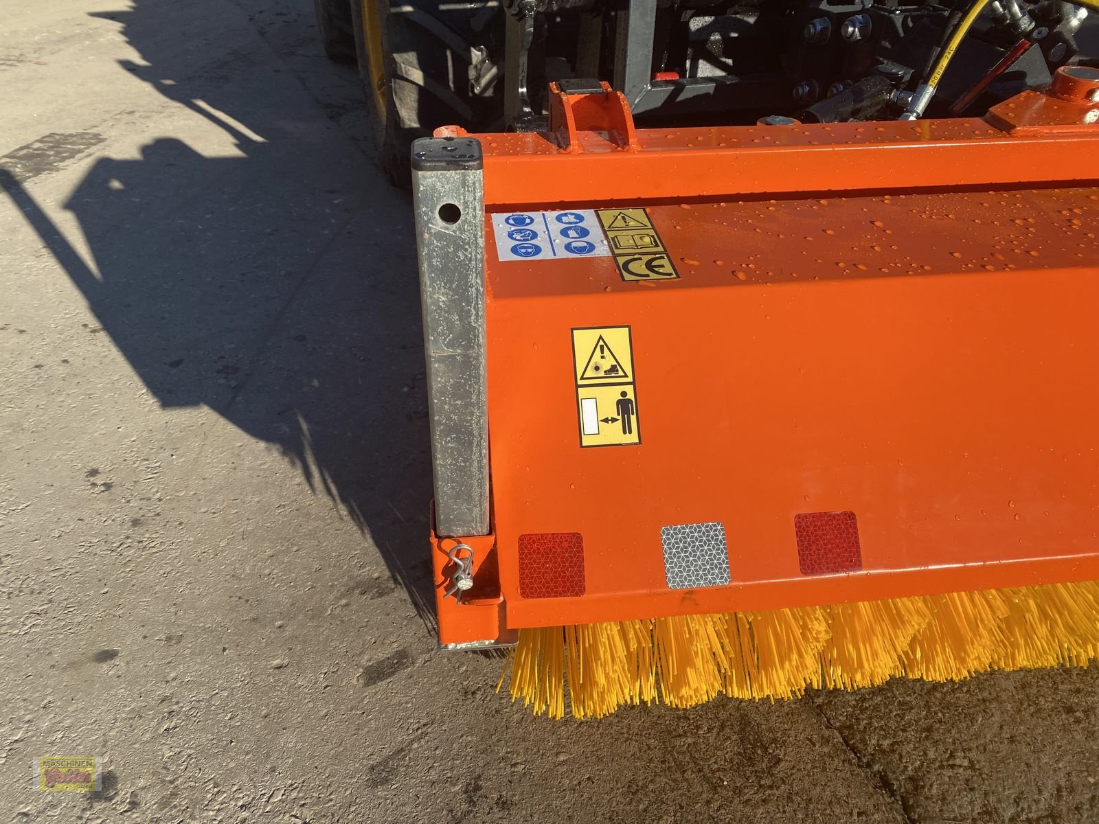 Kehrmaschine des Typs Sonstige EZE Kehrmaschine 150cm mit Euroaufnahme, Neumaschine in Kötschach (Bild 9)