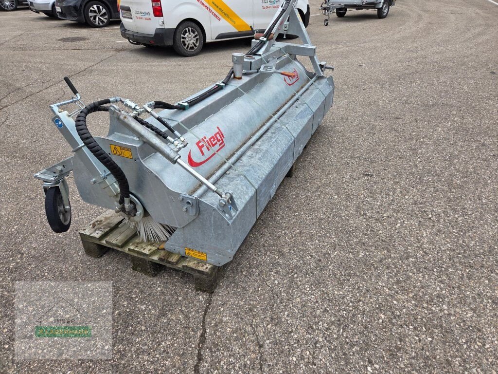 Kehrmaschine типа Sonstige FLIEGL ECONOMY 2300, Neumaschine в Amstetten (Фотография 1)