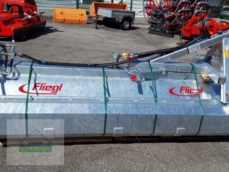 Kehrmaschine des Typs Sonstige FLIEGL KEHRMASCHINE ECONOMY 2300, Neumaschine in Aschbach (Bild 1)