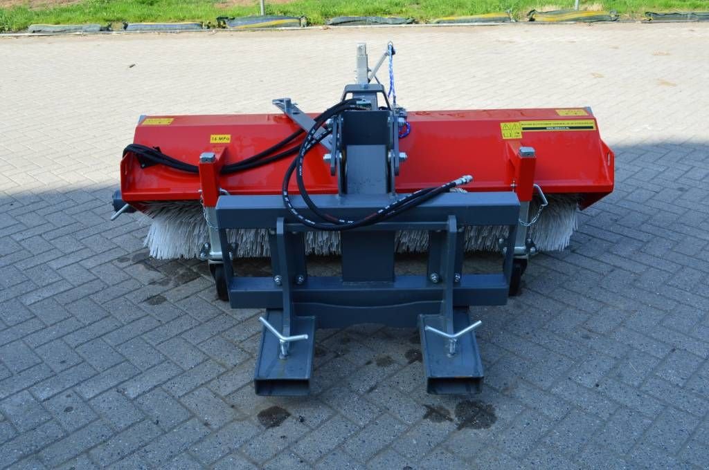 Kehrmaschine a típus Sonstige hemach Veegmachine met opvang en palletvork insteek, Neumaschine ekkor: Erichem (Kép 2)