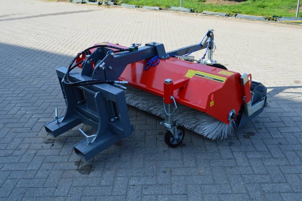 Kehrmaschine a típus Sonstige hemach Veegmachine met opvang en palletvork insteek, Neumaschine ekkor: Erichem (Kép 1)