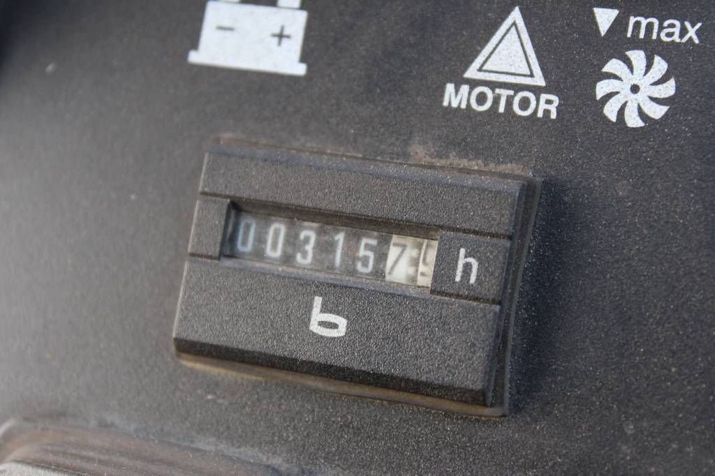 Kehrmaschine des Typs Sonstige K&auml;rcher KM 100/100, Gebrauchtmaschine in Rucphen (Bild 7)