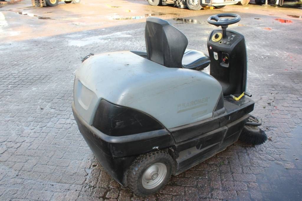 Kehrmaschine des Typs Sonstige K&auml;rcher KM 100/100, Gebrauchtmaschine in Rucphen (Bild 3)