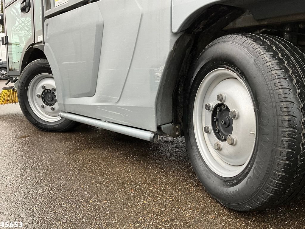 Kehrmaschine des Typs Sonstige K&auml;rcher MC 250 Just 16.579 km!, Gebrauchtmaschine in ANDELST (Bild 11)