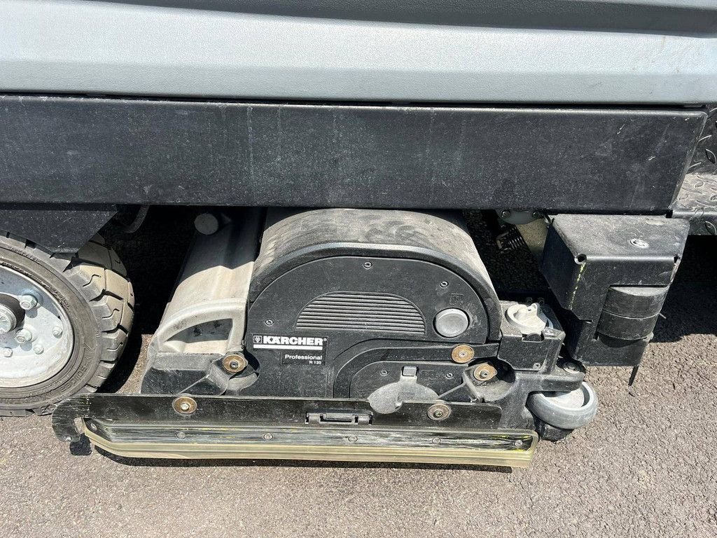 Kehrmaschine del tipo Sonstige K&auml;rcher R120, Gebrauchtmaschine en Antwerpen (Imagen 4)