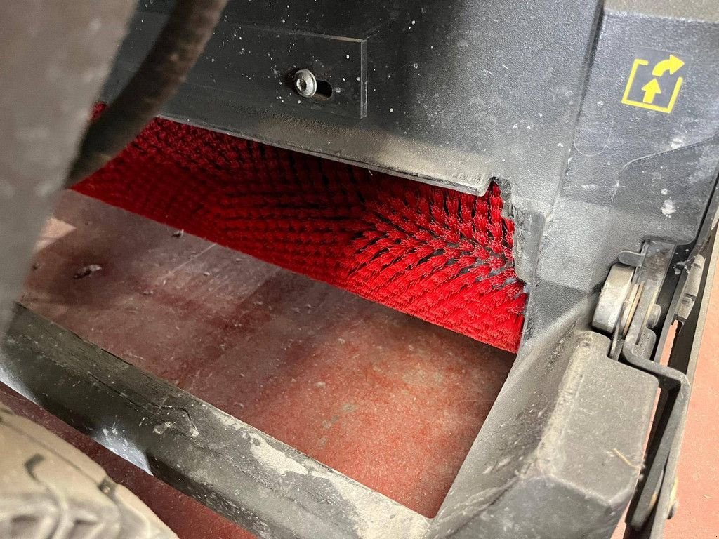 Kehrmaschine del tipo Sonstige K&auml;rcher R120, Gebrauchtmaschine en Antwerpen (Imagen 8)