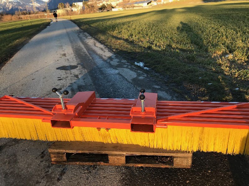 Kehrmaschine of the type Sonstige K282 2500 Bürste, Neumaschine in Chur (Picture 5)