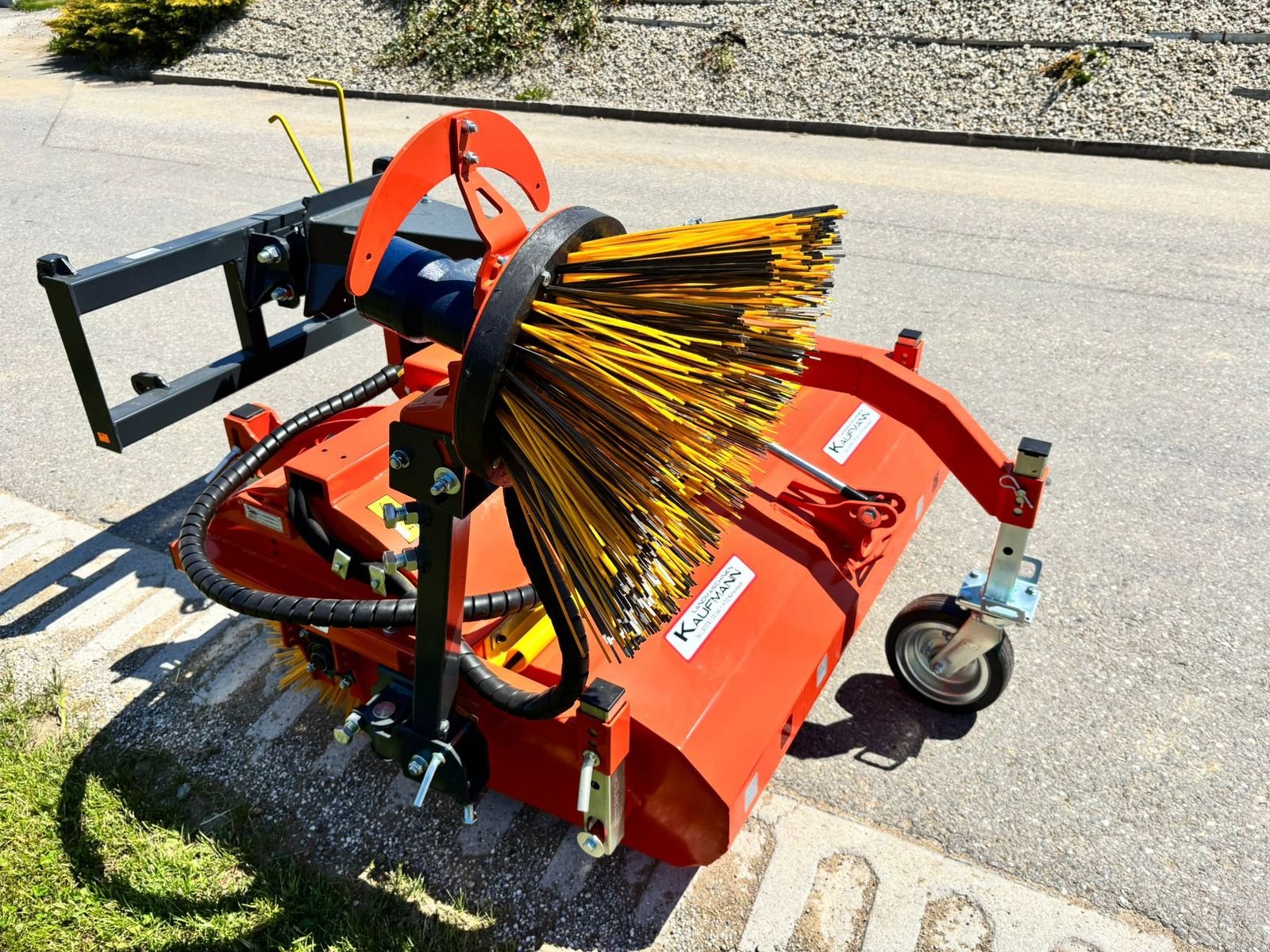 Kehrmaschine des Typs Sonstige KEH 140 Kehrmaschine, Neumaschine in NATTERNBACH (Bild 3)