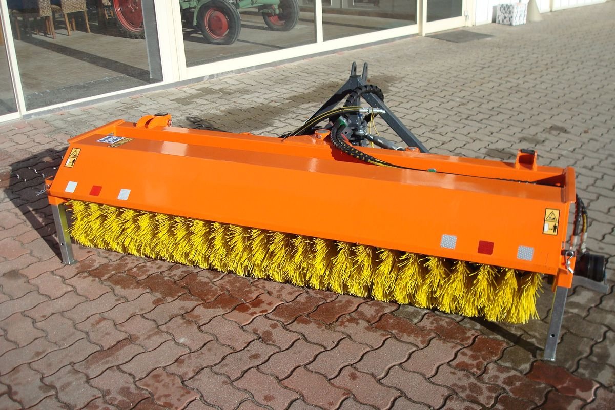 Kehrmaschine des Typs Sonstige Kehrmaschine 200, Neumaschine in Judenburg (Bild 1)