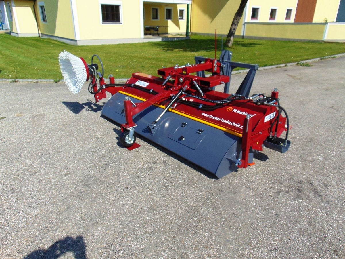 Kehrmaschine des Typs Sonstige Kehrmaschine 2300 kombi, Neumaschine in Neukirchen am Walde  (Bild 1)