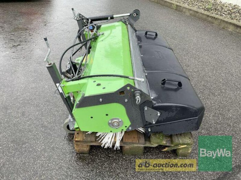 Kehrmaschine des Typs Sonstige KEHRMASCHINE FKM 1305, Gebrauchtmaschine in Bamberg (Bild 3)