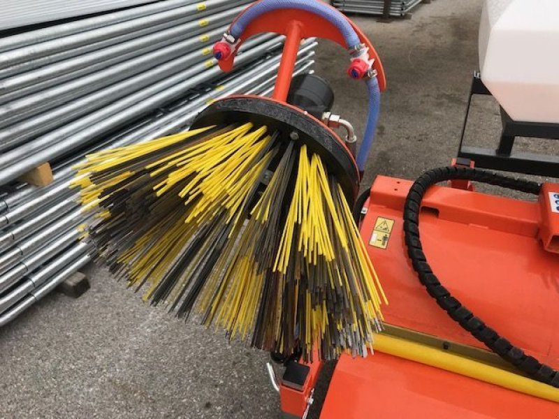 Kehrmaschine des Typs Sonstige Kehrmaschine KEH 160cm Euroaufnahme, Neumaschine in Tamsweg (Bild 15)