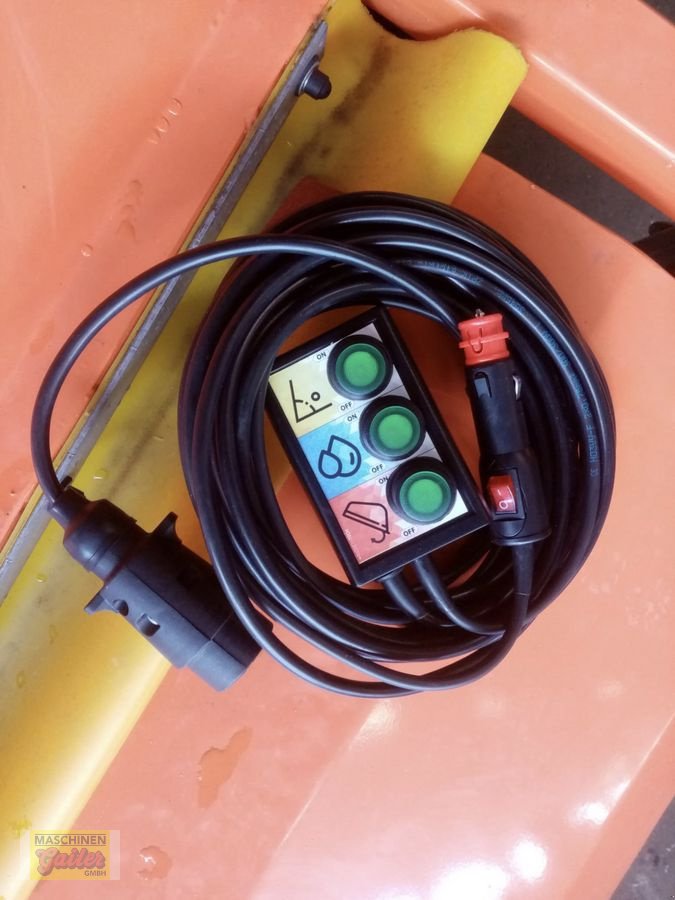 Kehrmaschine des Typs Sonstige Kehrmaschine KEH 240 Vollausstattung, Neumaschine in Kötschach (Bild 19)