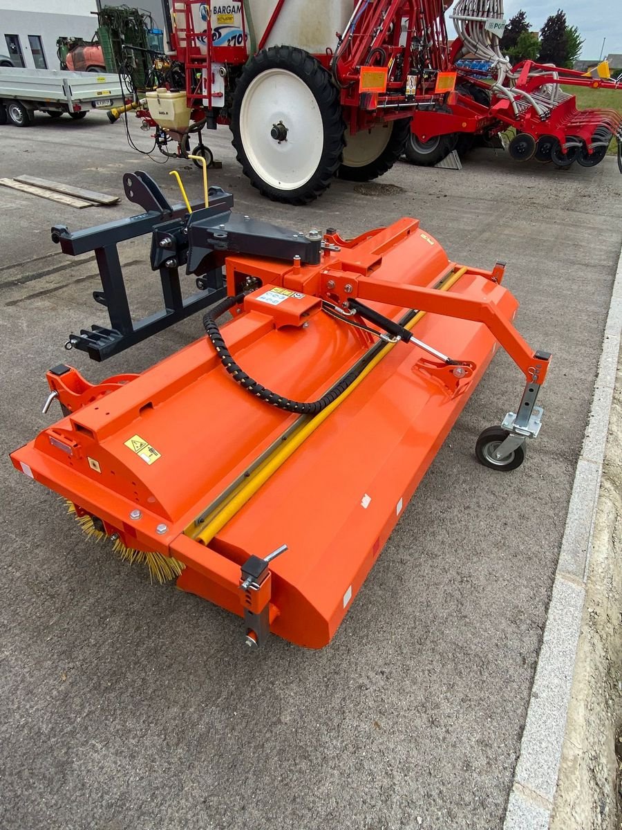 Kehrmaschine des Typs Sonstige Kehrmaschine KEH 240, Neumaschine in Grund (Bild 1)