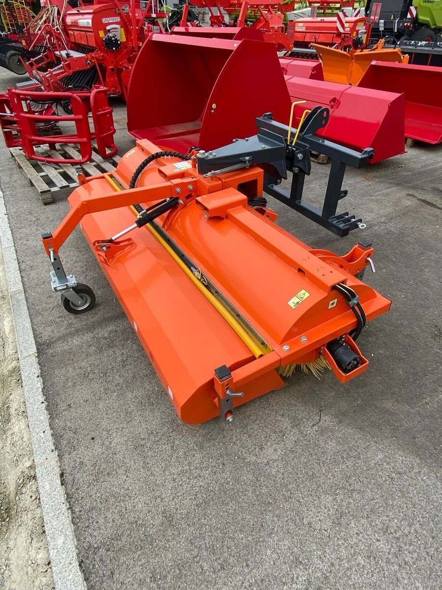 Kehrmaschine des Typs Sonstige Kehrmaschine KEH 240, Neumaschine in Grund (Bild 6)