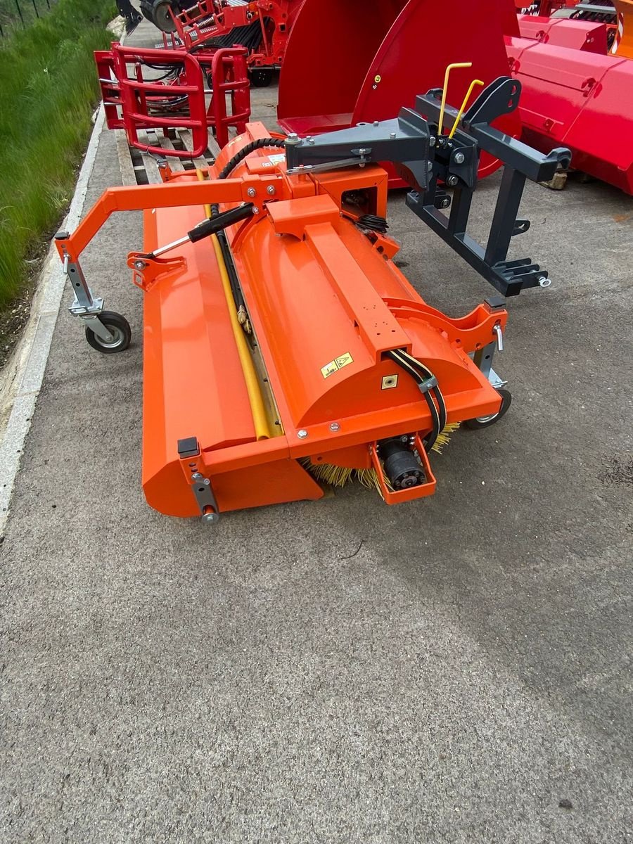 Kehrmaschine des Typs Sonstige Kehrmaschine KEH 240, Neumaschine in Grund (Bild 2)