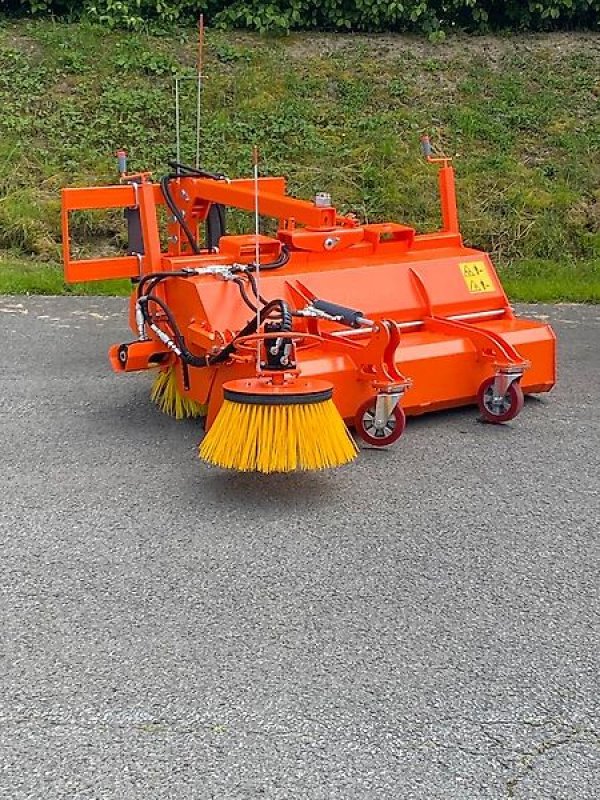 Kehrmaschine des Typs Sonstige Kehrmaschine Kehrschaufel Kehrbesen Besen keine Tuchel Bema Adler, Gebrauchtmaschine in Schmallenberg (Bild 4)