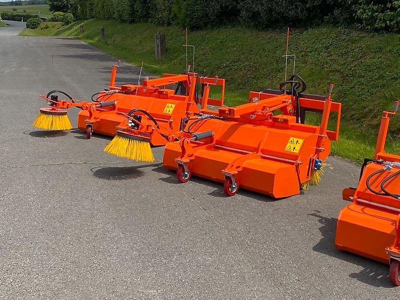 Kehrmaschine des Typs Sonstige Kehrmaschine Kehrschaufel Kehrbesen Besen keine Tuchel Bema Adler, Gebrauchtmaschine in Schmallenberg (Bild 11)