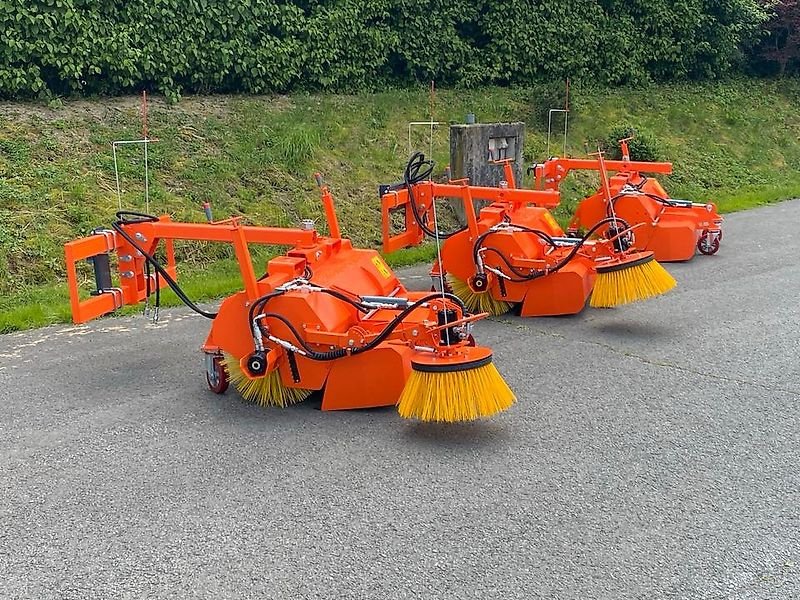 Kehrmaschine des Typs Sonstige Kehrmaschine Kehrschaufel Kehrbesen Besen keine Tuchel, Bema, Gebrauchtmaschine in Schmallenberg (Bild 6)