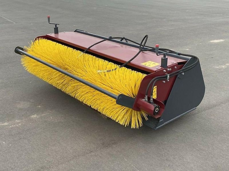 Kehrmaschine des Typs Sonstige Kehrmaschine Kehrschaufel Kehrbesen Frontladerbesen, Gebrauchtmaschine in Schmallenberg (Bild 4)