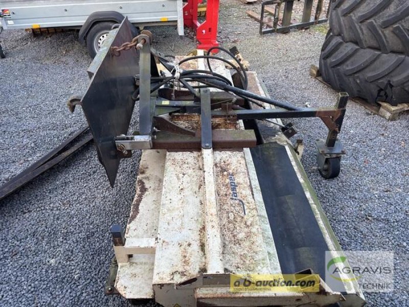 Kehrmaschine типа Sonstige KEHRMASCHINE, Gebrauchtmaschine в Meppen (Фотография 2)