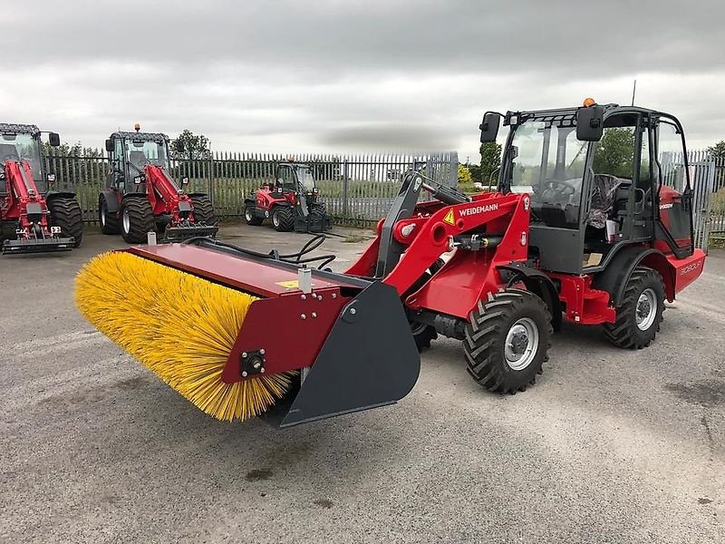 Kehrmaschine des Typs Sonstige Kehrschaufel Kehrmaschine Kehrbesen Besen, Gebrauchtmaschine in Schmallenberg (Bild 5)