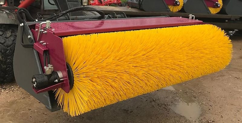 Kehrmaschine des Typs Sonstige Kehrschaufel Kehrmaschine Kehrbesen Frontladerbesen, Gebrauchtmaschine in Schmallenberg (Bild 5)