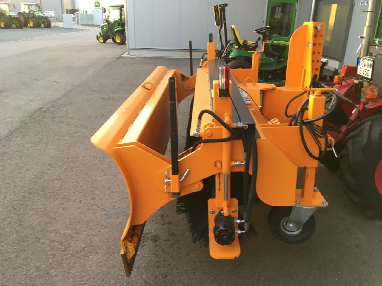 Kehrmaschine des Typs Sonstige Kombi Kehrmaschine, Neumaschine in Zweibrücken (Bild 4)