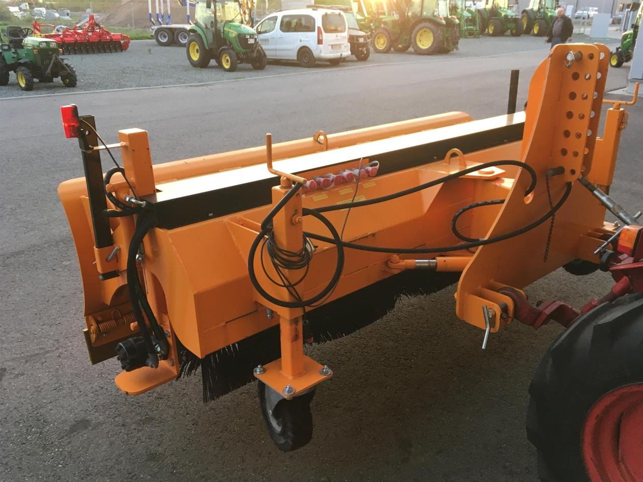 Kehrmaschine des Typs Sonstige Kombi Kehrmaschine, Neumaschine in Zweibrücken (Bild 5)