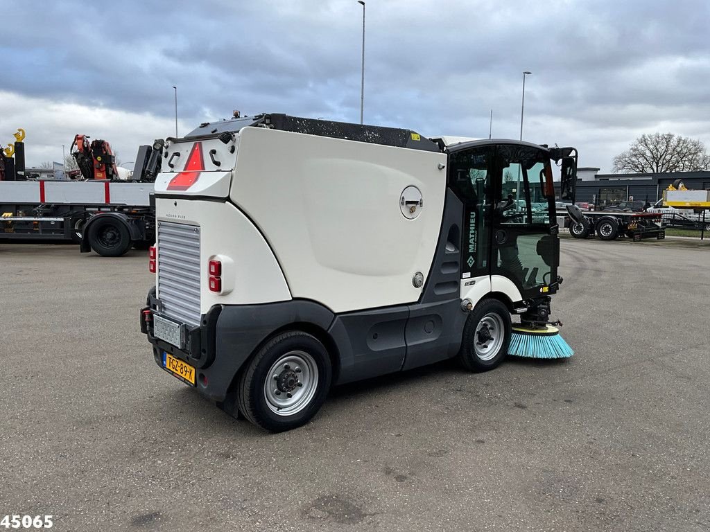 Kehrmaschine typu Sonstige Mathieu MC 210 Azura Flex Euro 6 Just 8.800 km!, Gebrauchtmaschine w ANDELST (Zdjęcie 7)