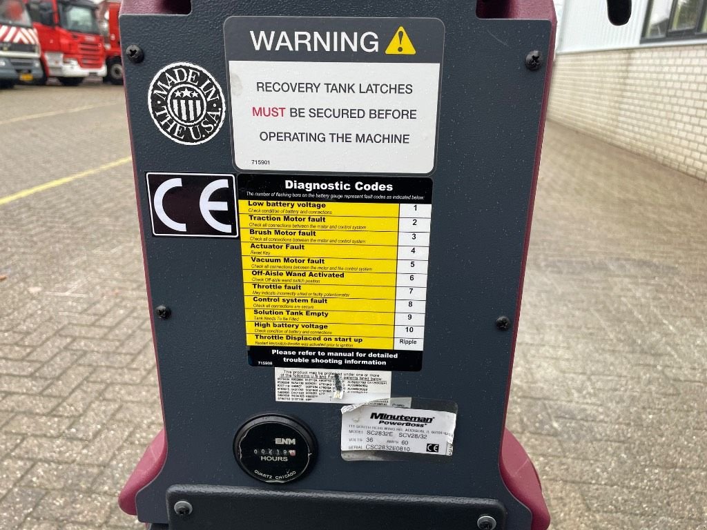 Kehrmaschine typu Sonstige Minuteman Powerboss SC2832E, Gebrauchtmaschine v WIJCHEN (Obrázek 10)
