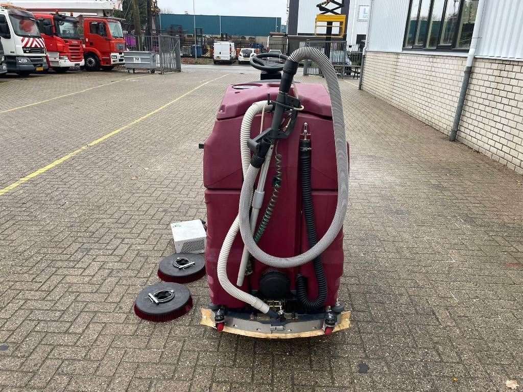 Kehrmaschine typu Sonstige Minuteman Powerboss SC2832E, Gebrauchtmaschine v WIJCHEN (Obrázek 8)