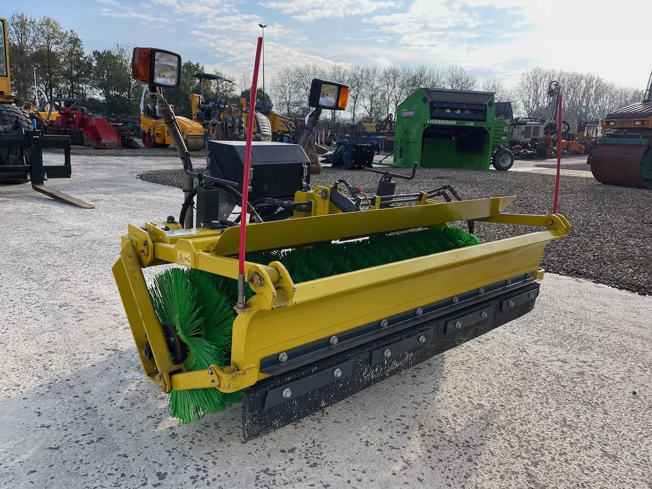 Kehrmaschine des Typs Sonstige Nido Hydraulische front bezem, Gebrauchtmaschine in Holten (Bild 1)