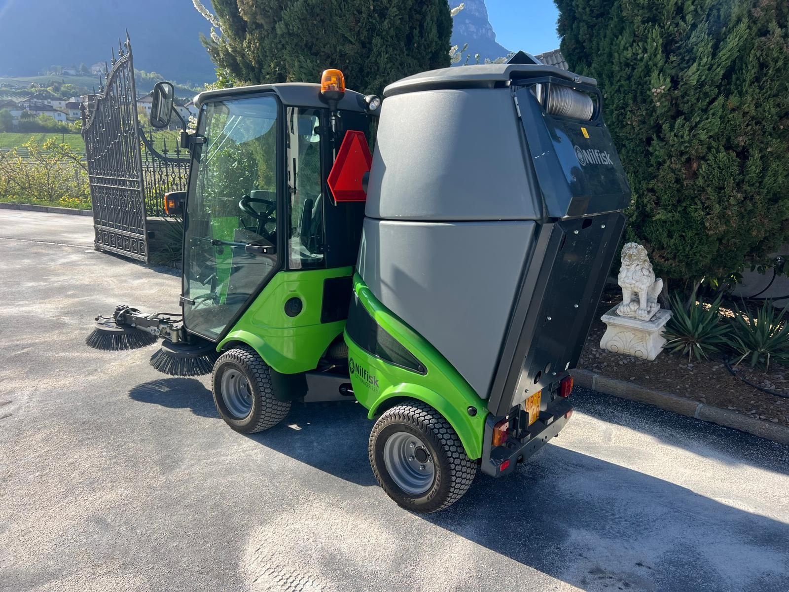 Kehrmaschine des Typs Sonstige Nilfisk City Ranger 2250 - GB138, Gebrauchtmaschine in Eppan (BZ) (Bild 7)