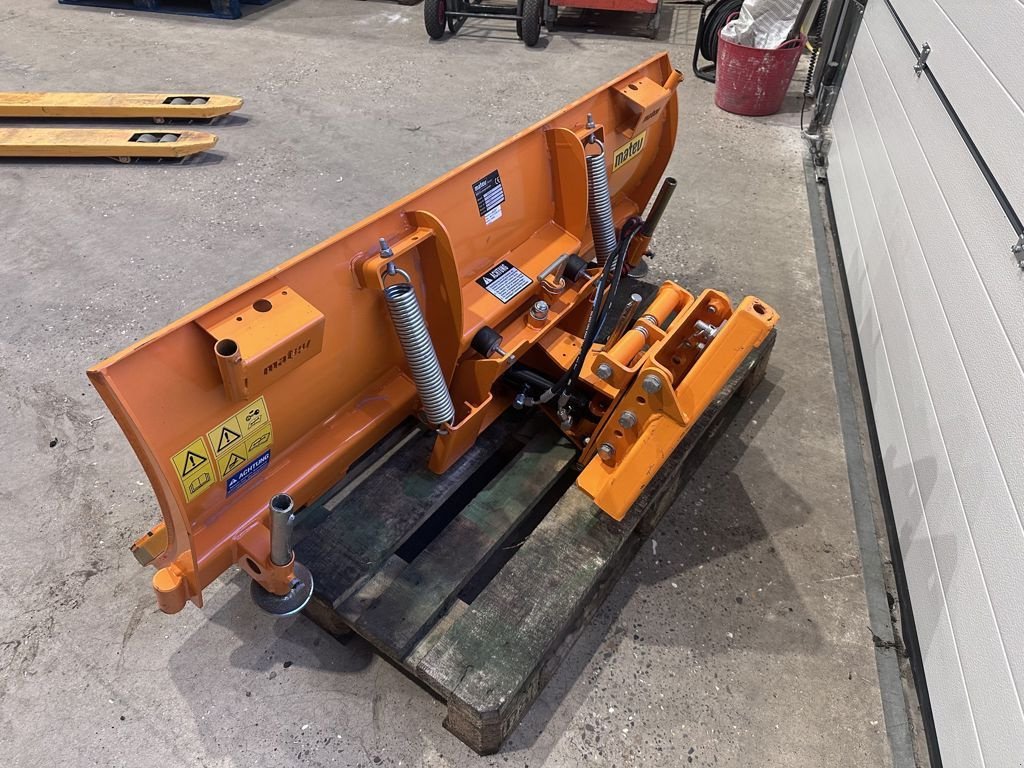 Kehrmaschine Türe ait Sonstige Onbekend MATEV SRM-FB 150 SNEEUWSCHUIVER, Gebrauchtmaschine içinde Cabauw (resim 2)