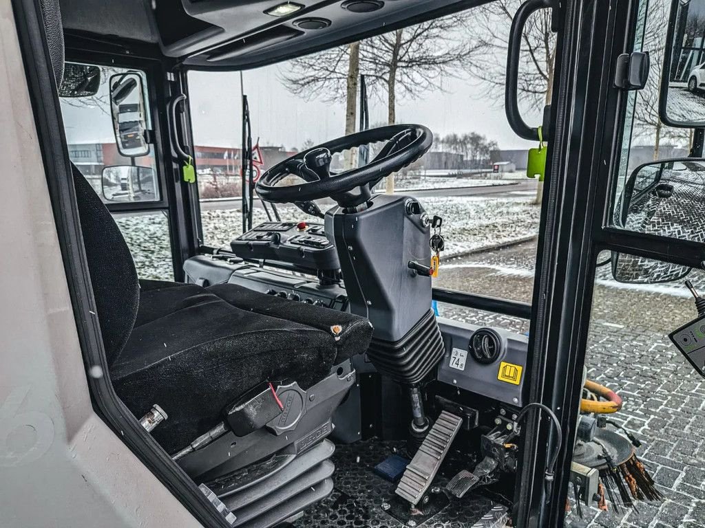 Kehrmaschine typu Sonstige Ravo 540 CD Euro 6, Gebrauchtmaschine w Groningen (Zdjęcie 11)