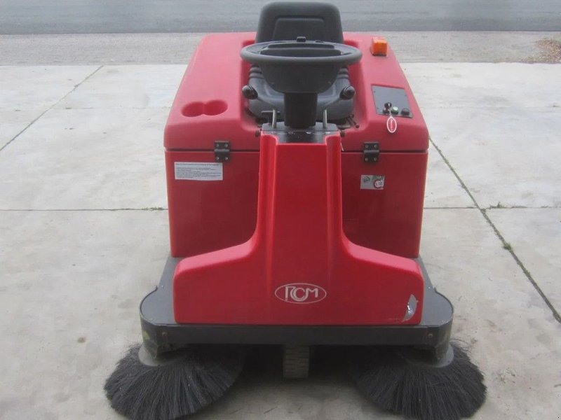 Kehrmaschine van het type Sonstige RCM Veegmachine zit-veeg Atom/E-plus., Gebrauchtmaschine in Tubbergen (Foto 1)