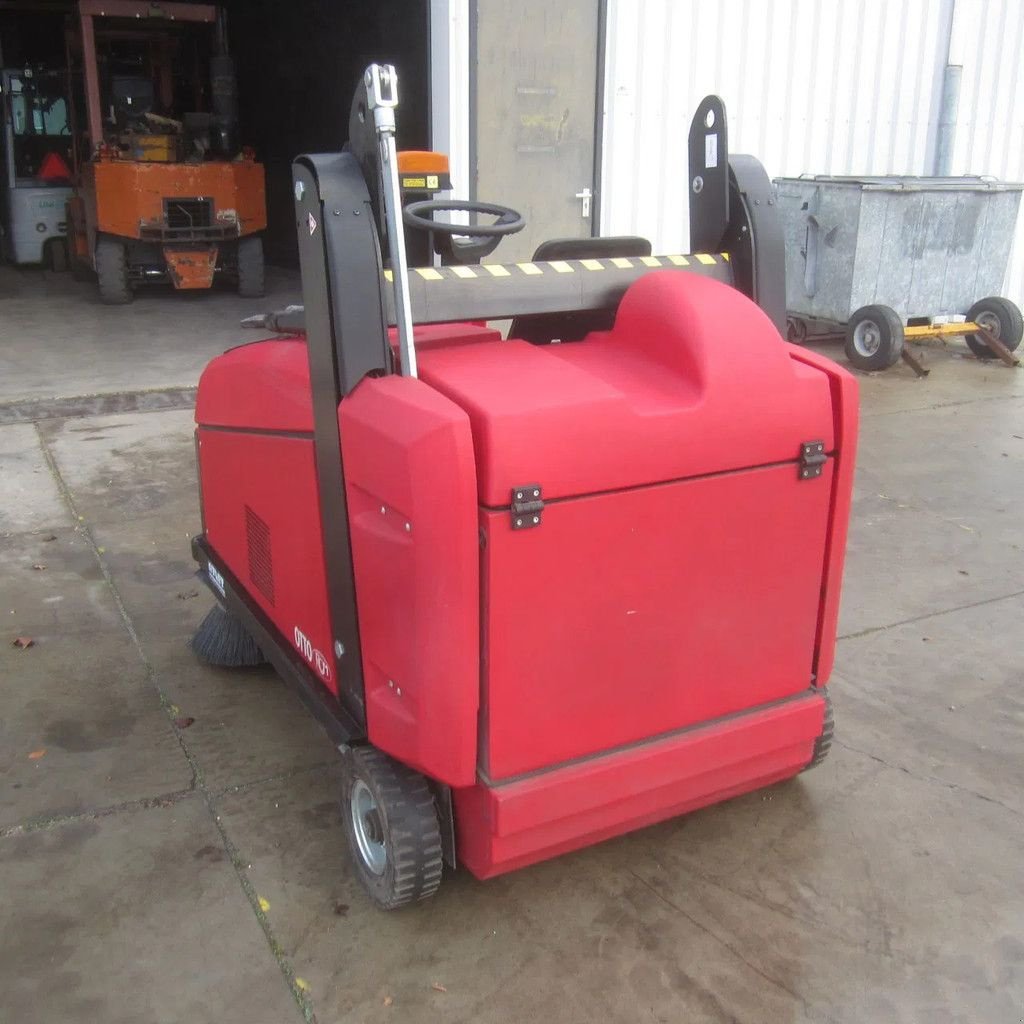 Kehrmaschine des Typs Sonstige RCM Veegmachine zit-veeg Otto ., Gebrauchtmaschine in Tubbergen (Bild 4)