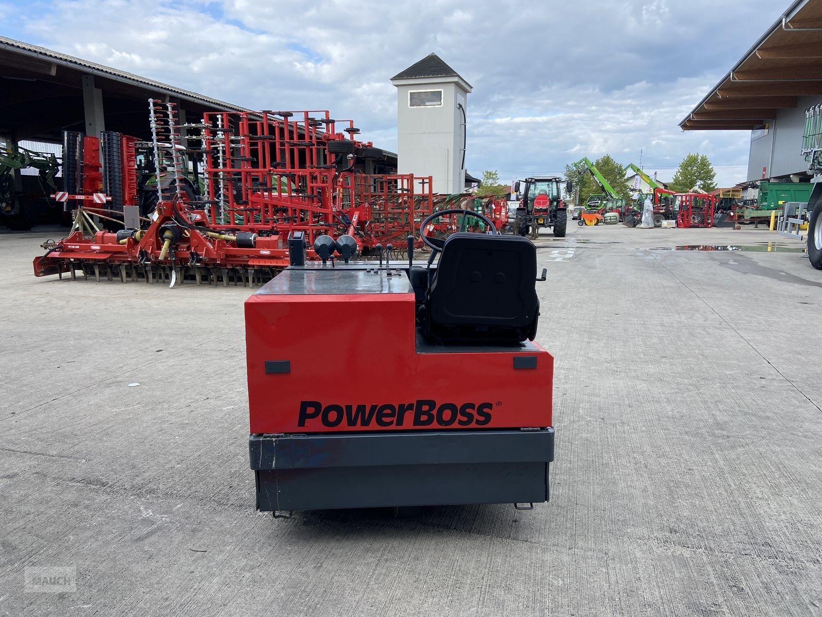 Kehrmaschine типа Sonstige Selbstfahrer/Boss Kehrmaschine, Gebrauchtmaschine в Burgkirchen (Фотография 4)