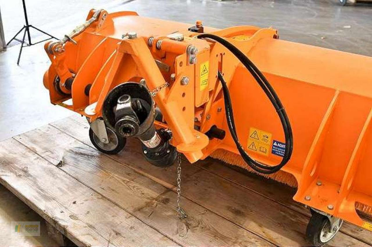 Kehrmaschine del tipo Sonstige SWE57, Gebrauchtmaschine In Cloppenburg (Immagine 3)