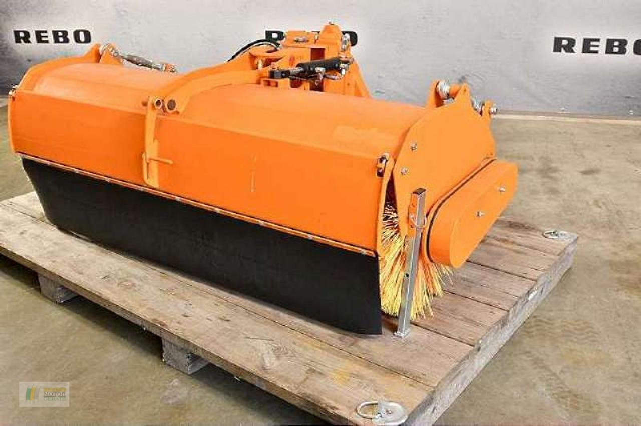 Kehrmaschine des Typs Sonstige SWE57, Gebrauchtmaschine in Cloppenburg (Bild 2)