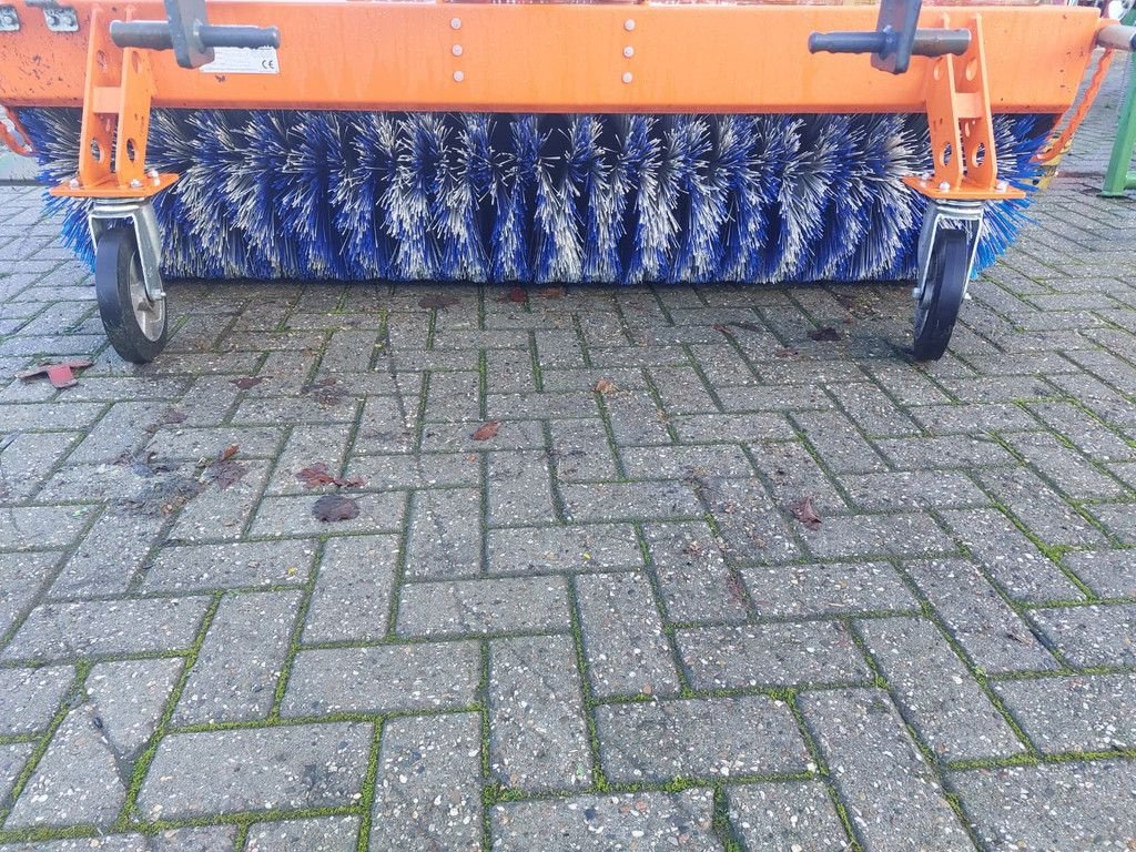 Kehrmaschine типа Sonstige Veegmachine Plus 590, Gebrauchtmaschine в Wierden (Фотография 4)