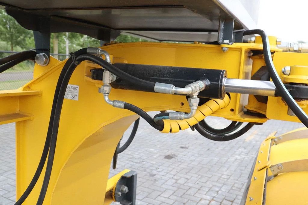 Kehrmaschine del tipo Stark RSW 3000 S SWEEPER BRUSH KEHRMASCHINE WATER SPRAY, Neumaschine en Marknesse (Imagen 11)