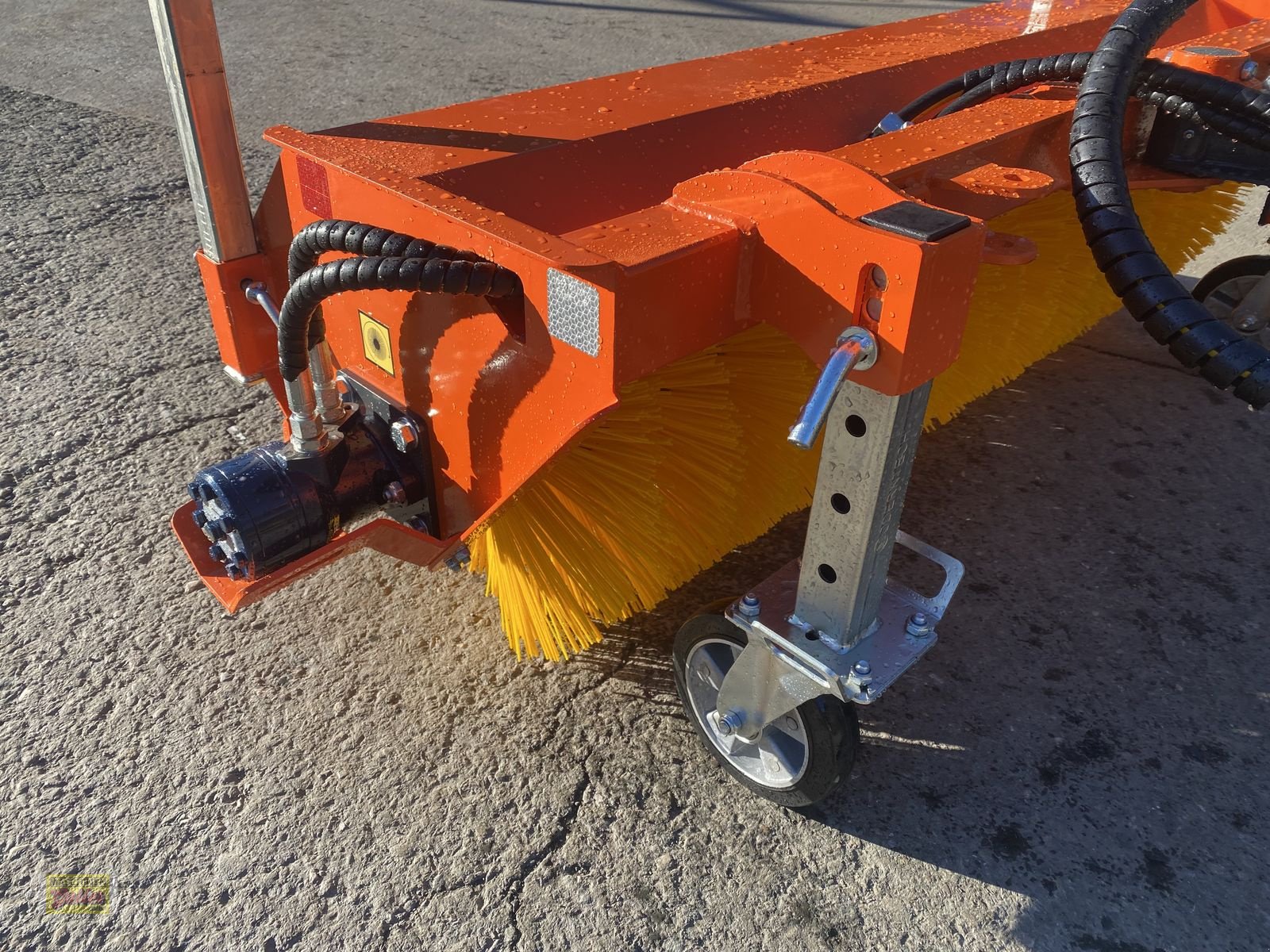 Kehrmaschine des Typs Stekro EZE Kehrmaschine 150cm mit Euroaufnahme, Neumaschine in Kötschach (Bild 12)