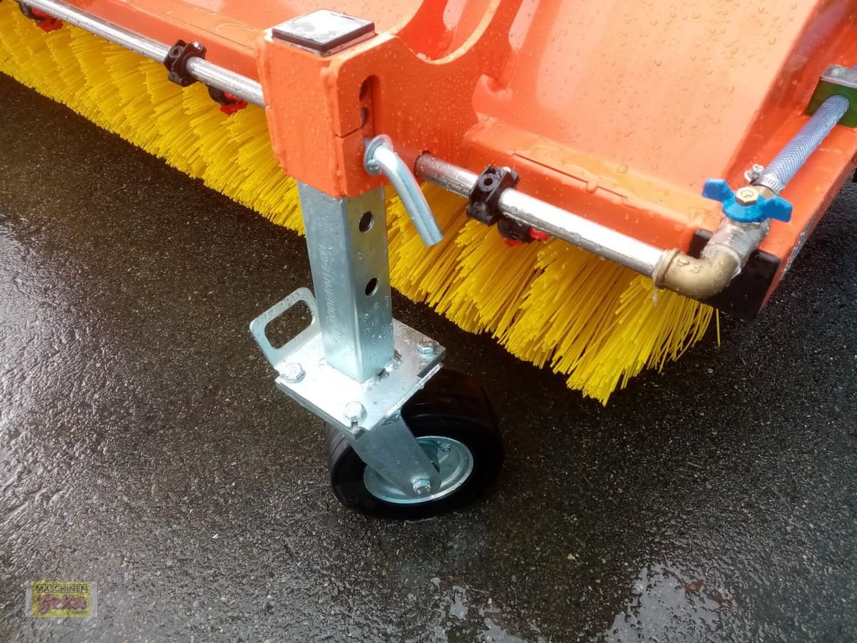 Kehrmaschine des Typs Stekro Kehrmaschine KEH 240 Vollausstattung, Neumaschine in Kötschach (Bild 13)