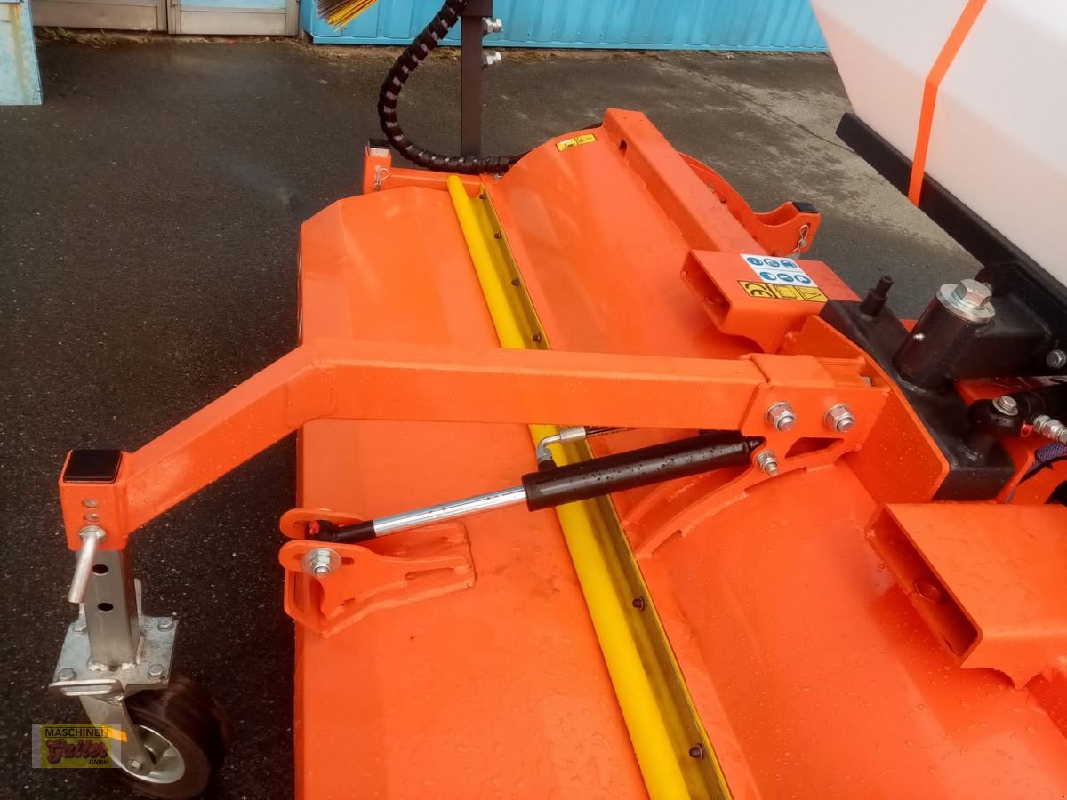 Kehrmaschine des Typs Stekro Kehrmaschine KEH 240 Vollausstattung, Neumaschine in Kötschach (Bild 12)