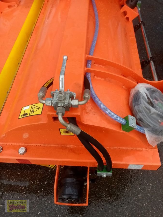 Kehrmaschine des Typs Stekro Kehrmaschine KEH 240 Vollausstattung, Neumaschine in Kötschach (Bild 5)