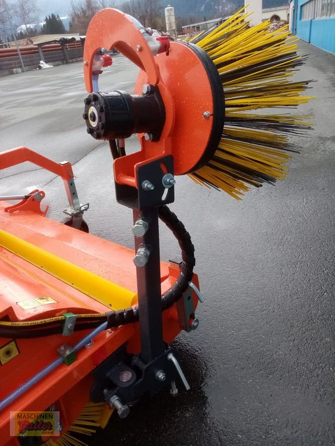 Kehrmaschine des Typs Stekro Kehrmaschine KEH 240 Vollausstattung, Neumaschine in Kötschach (Bild 18)