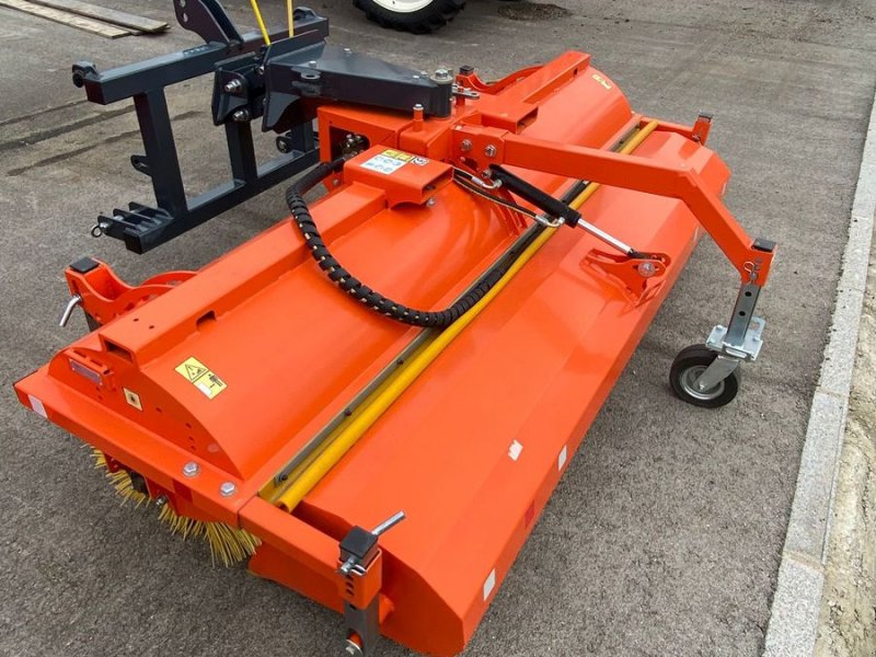 Kehrmaschine del tipo Stekro Kehrmaschine KEH 240, Neumaschine en Grund (Imagen 1)